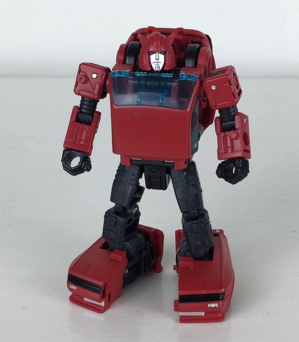 Transformers Earthrise Cliffjumper Video Review And Images 06 (6 of 24)